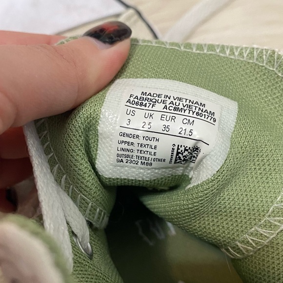 Converse White Strawberry Embroidered Berries and Bees High Top Sneakers - Picture 11 of 16